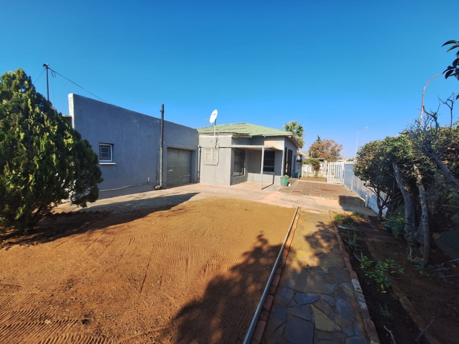 3 Bedroom Property for Sale in Utility Northern Cape